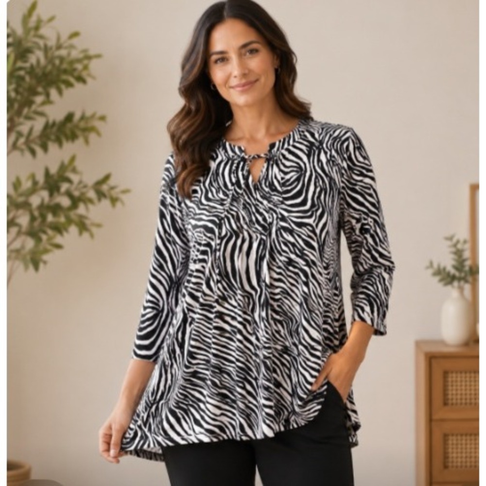 Jude Connally Lace Up Top Size M Zebra V-Neck Long Sleeve Safari Mob Wife Bold